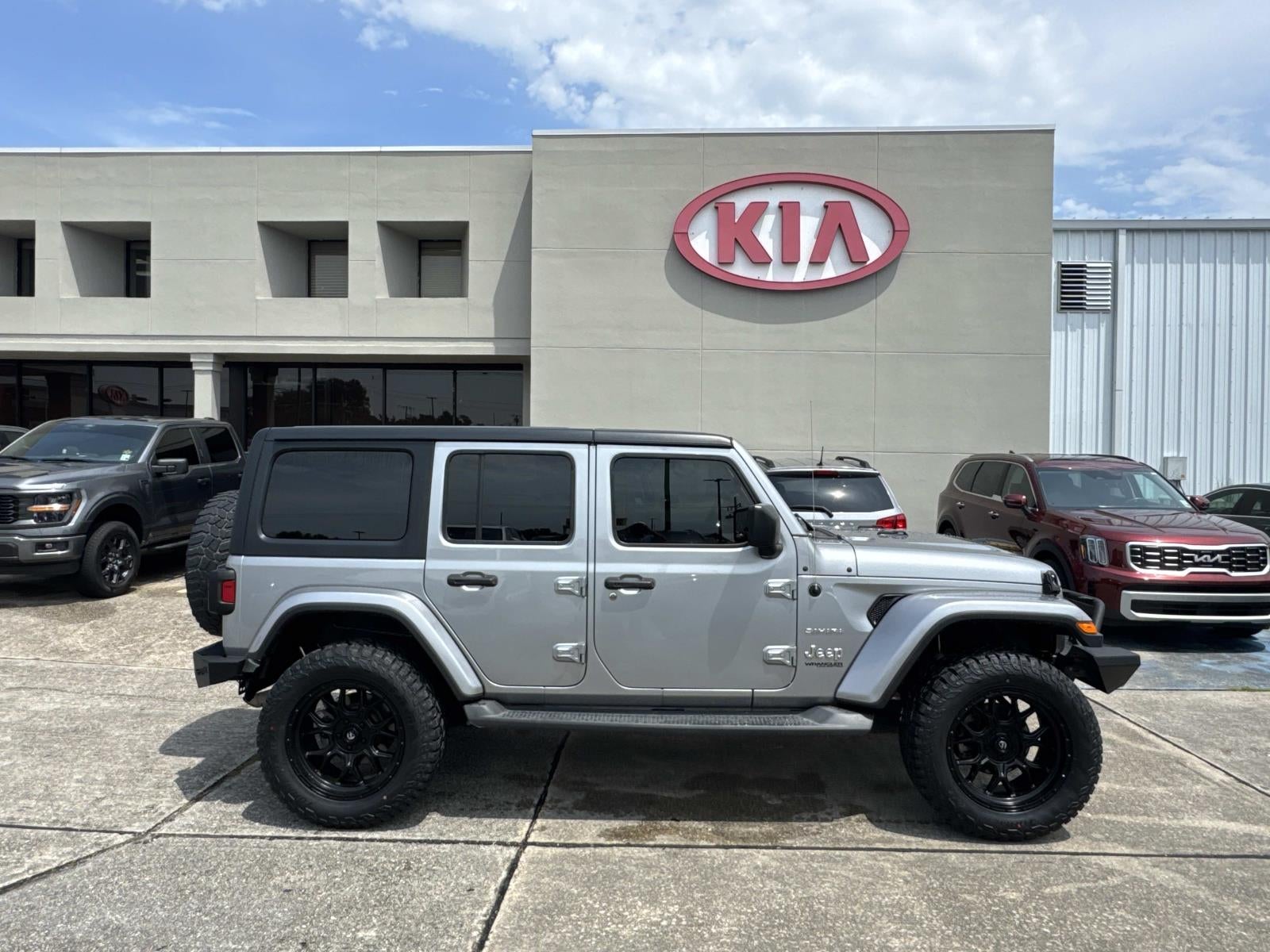 2019 Jeep Wrangler Unlimited Sahara 4x4