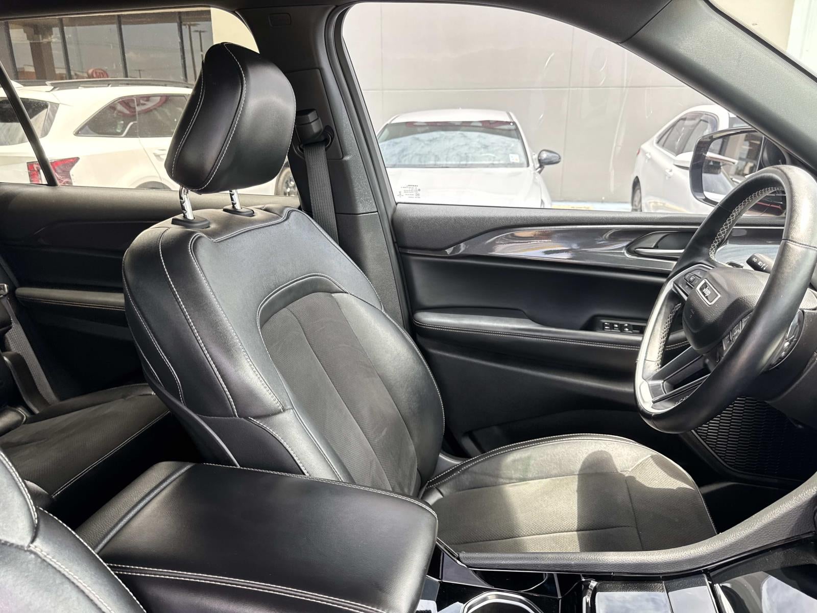 2022 Jeep Grand Cherokee L Altitude 4x2
