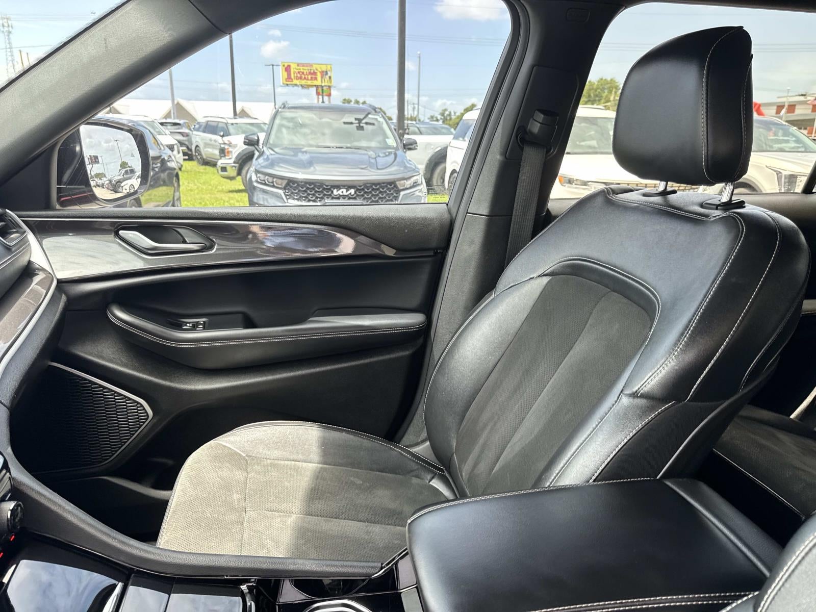 2022 Jeep Grand Cherokee L Altitude 4x2