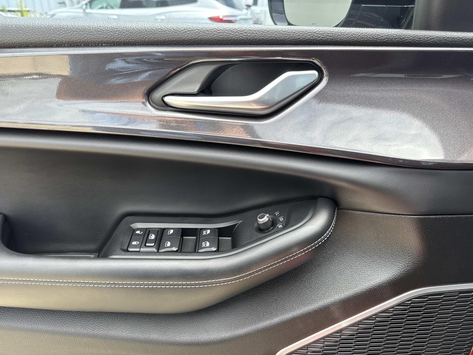 2022 Jeep Grand Cherokee L Altitude 4x2