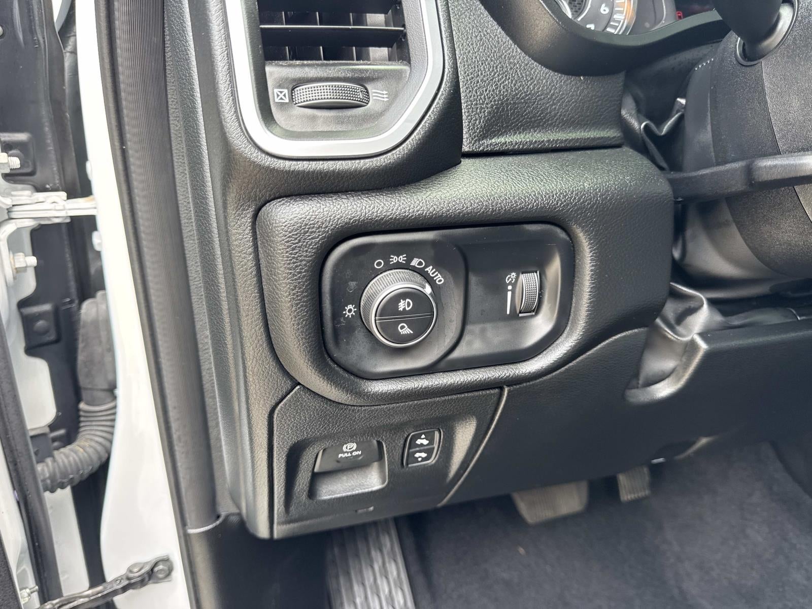 2025 RAM 1500 Big Horn 4x2 Crew Cab 5'7 Box