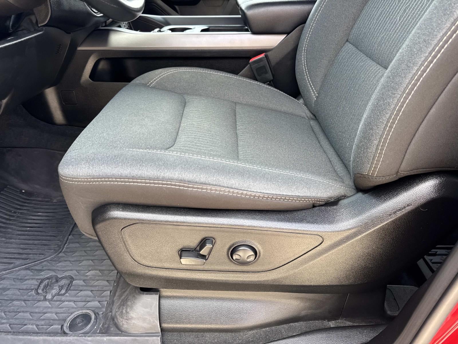 2022 RAM 1500 Big Horn 4x4 Crew Cab 5'7 Box