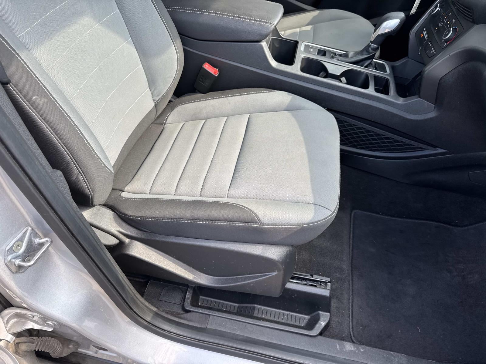 2019 Ford Escape S FWD