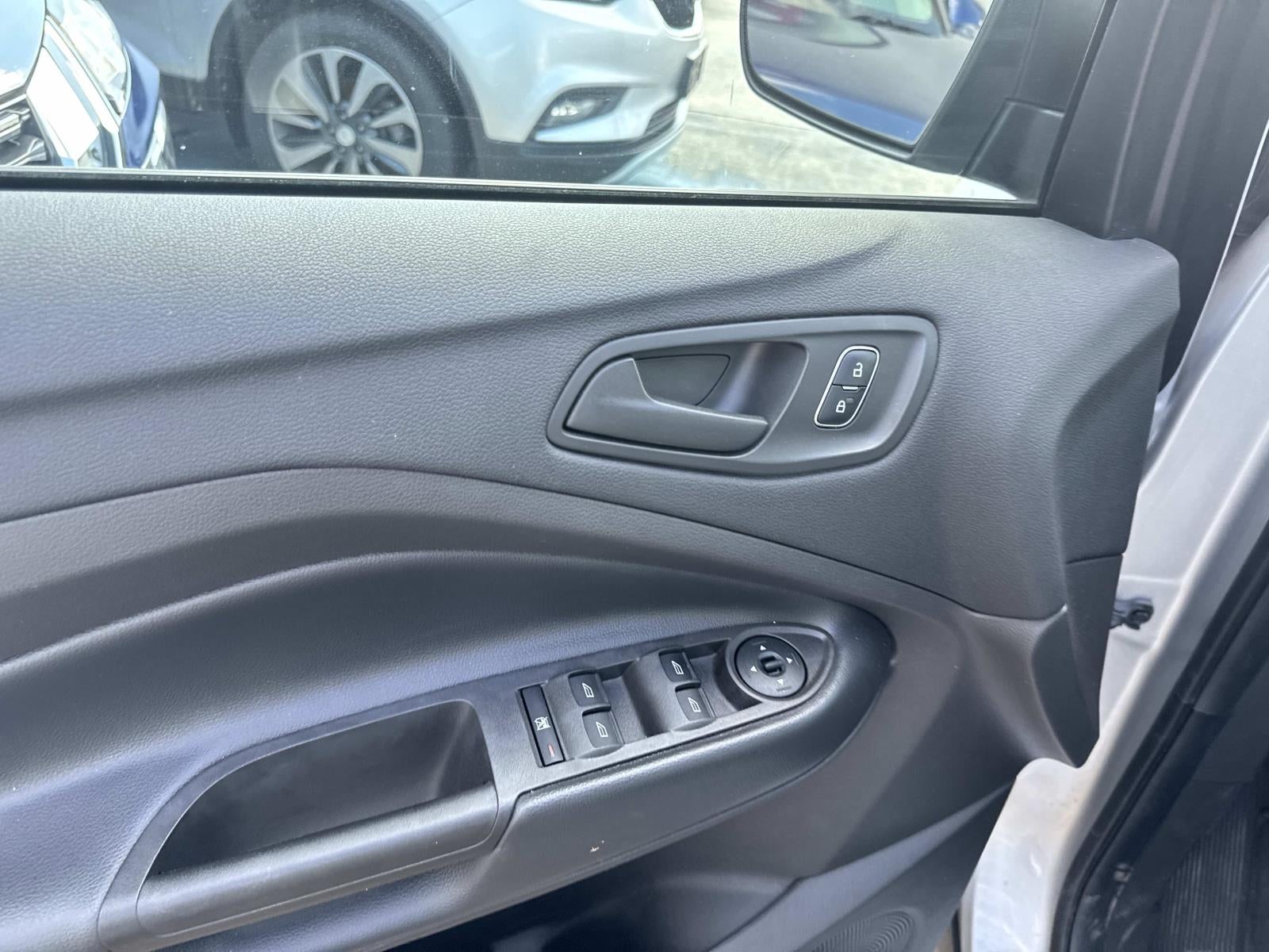 2019 Ford Escape S FWD