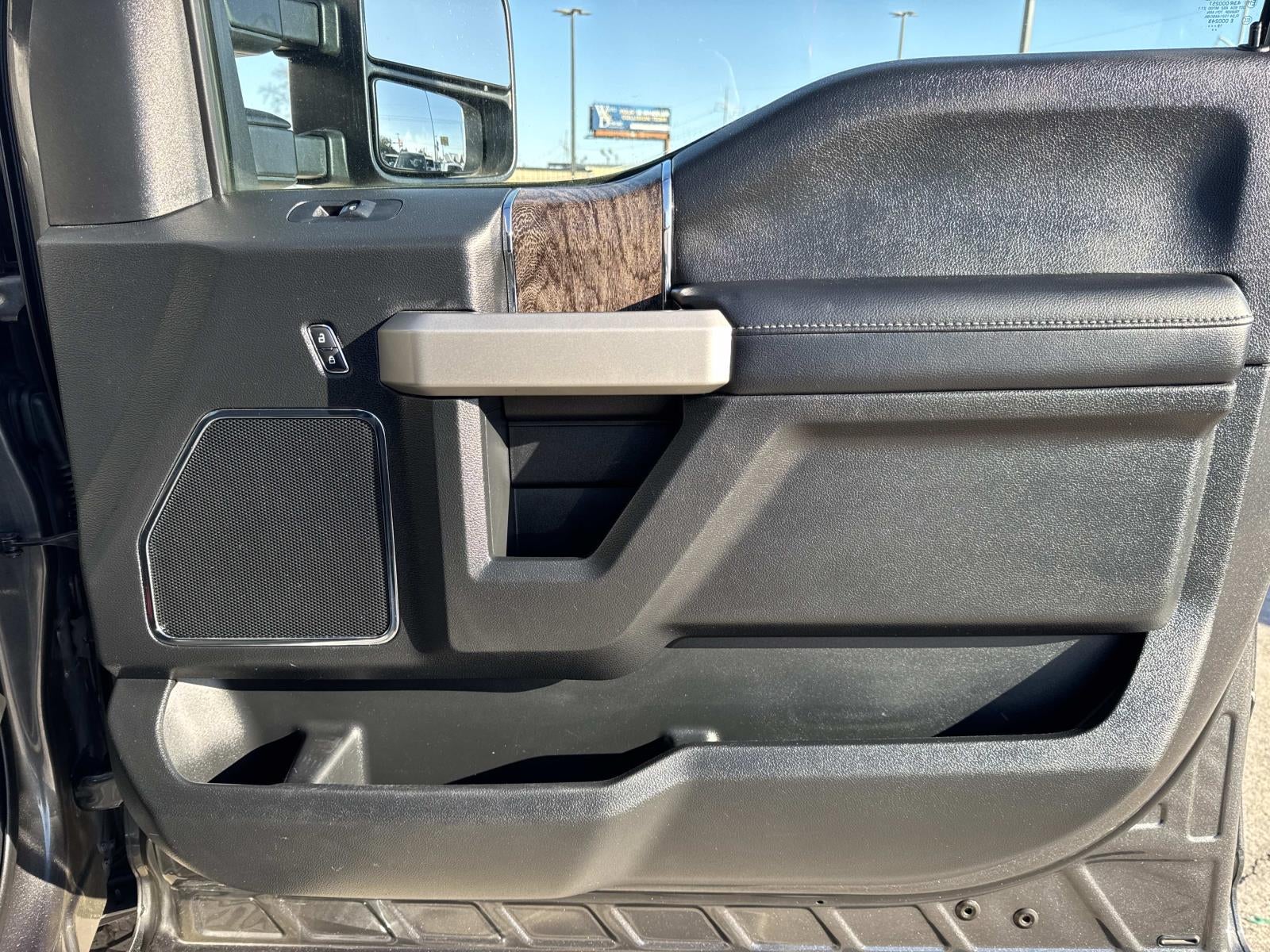 2019 Ford Super Duty F-250 SRW LARIAT 4WD Crew Cab 6.75' Box