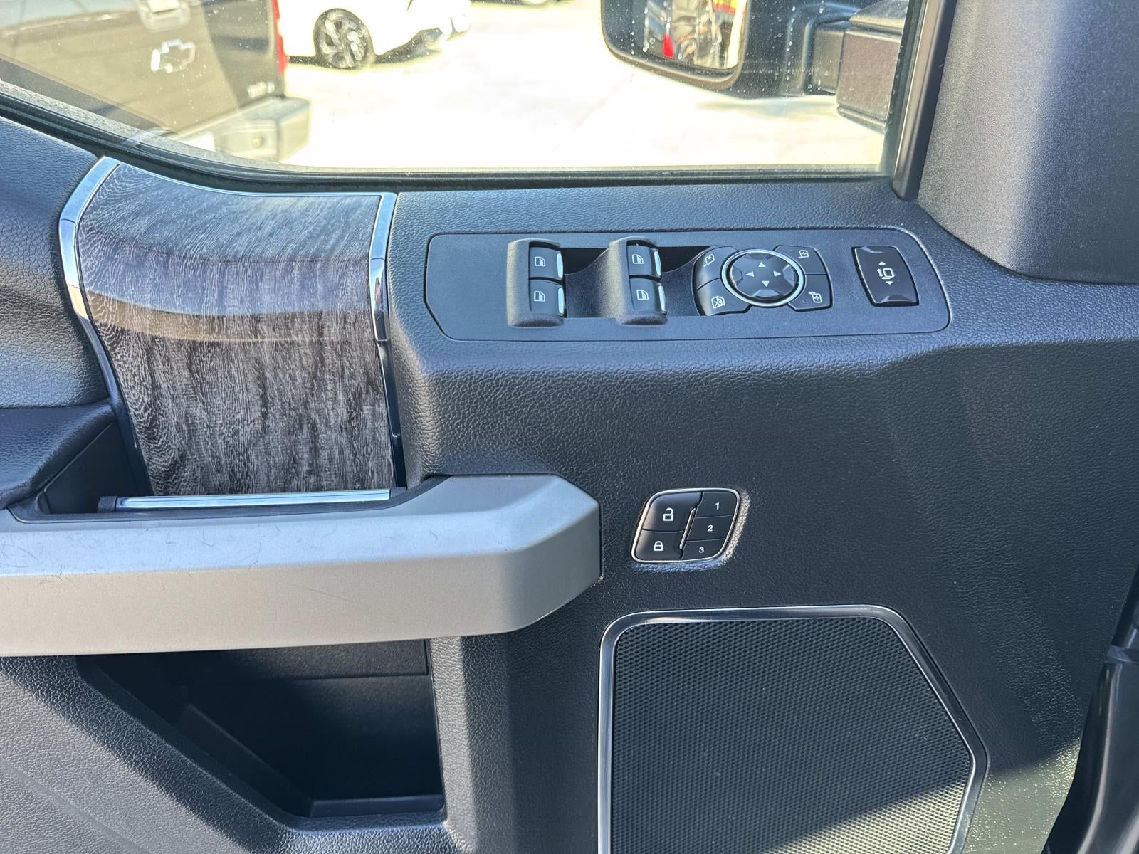 2019 Ford Super Duty F-250 SRW LARIAT 4WD Crew Cab 6.75' Box