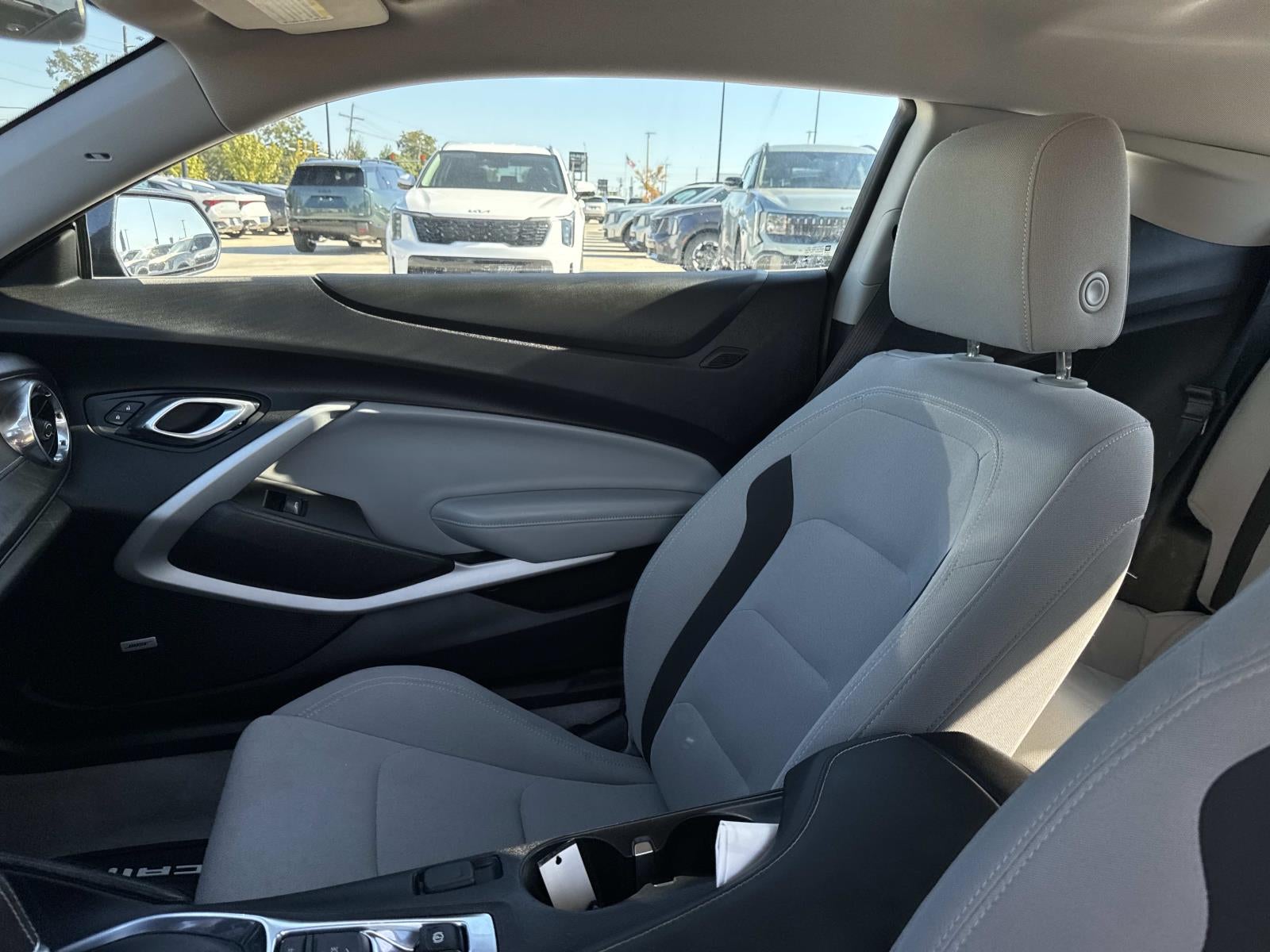2021 Chevrolet Camaro 2dr Cpe 1LT