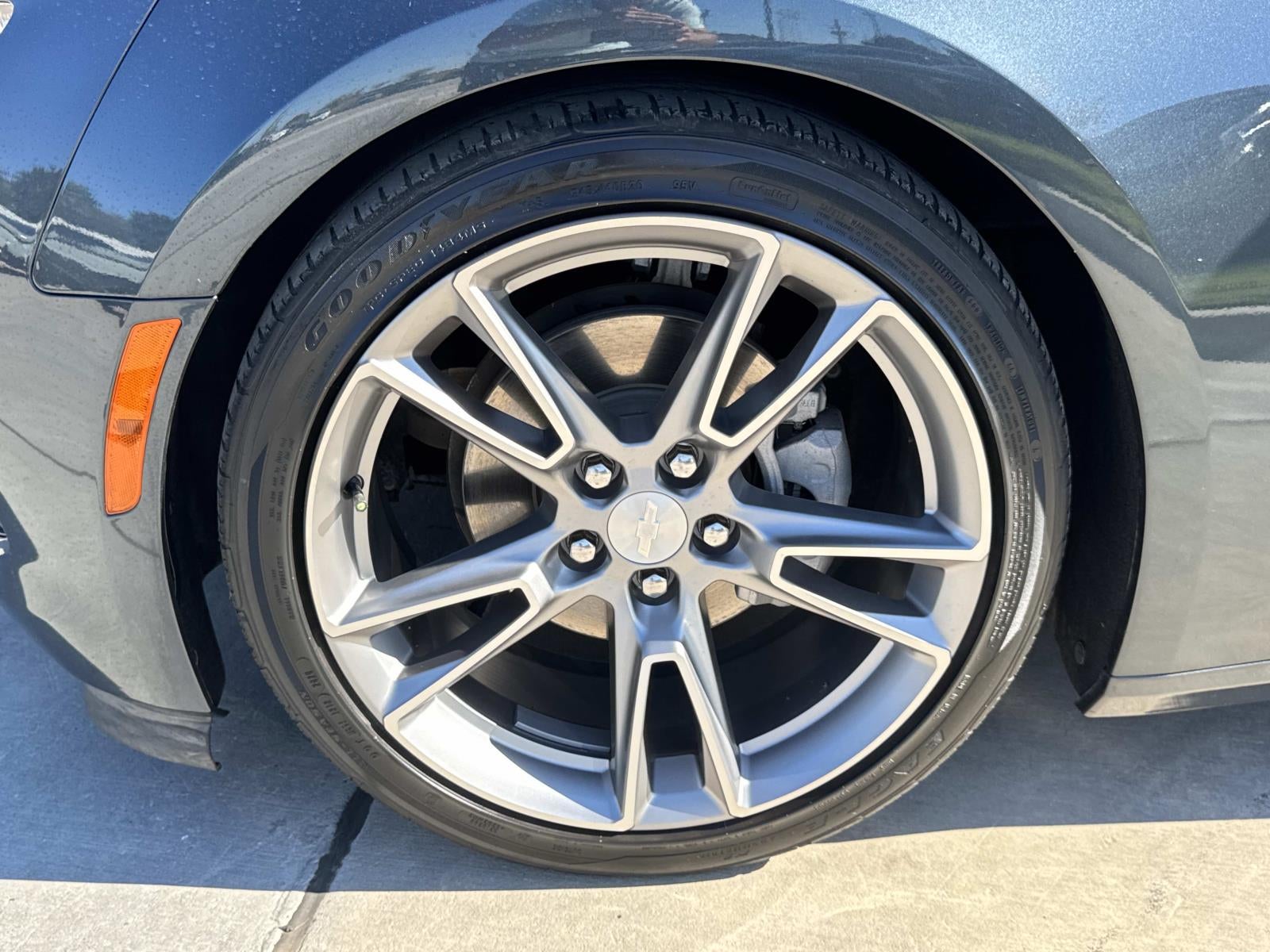 2021 Chevrolet Camaro 2dr Cpe 1LT