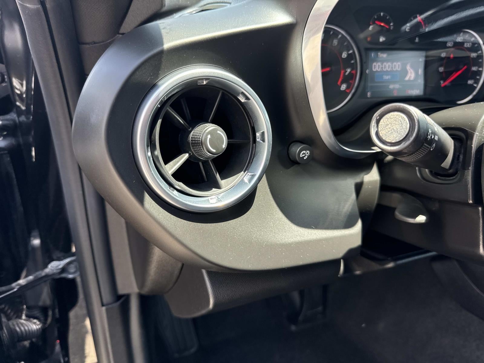 2020 Chevrolet Camaro 2dr Cpe 2LT
