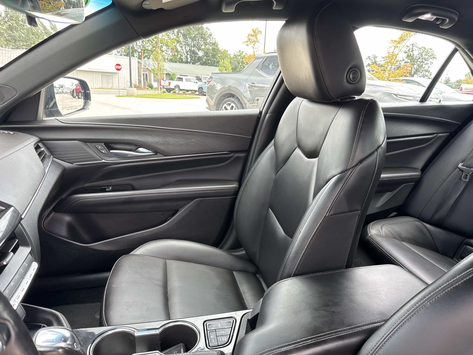 2022 Cadillac CT4 4dr Sdn Luxury