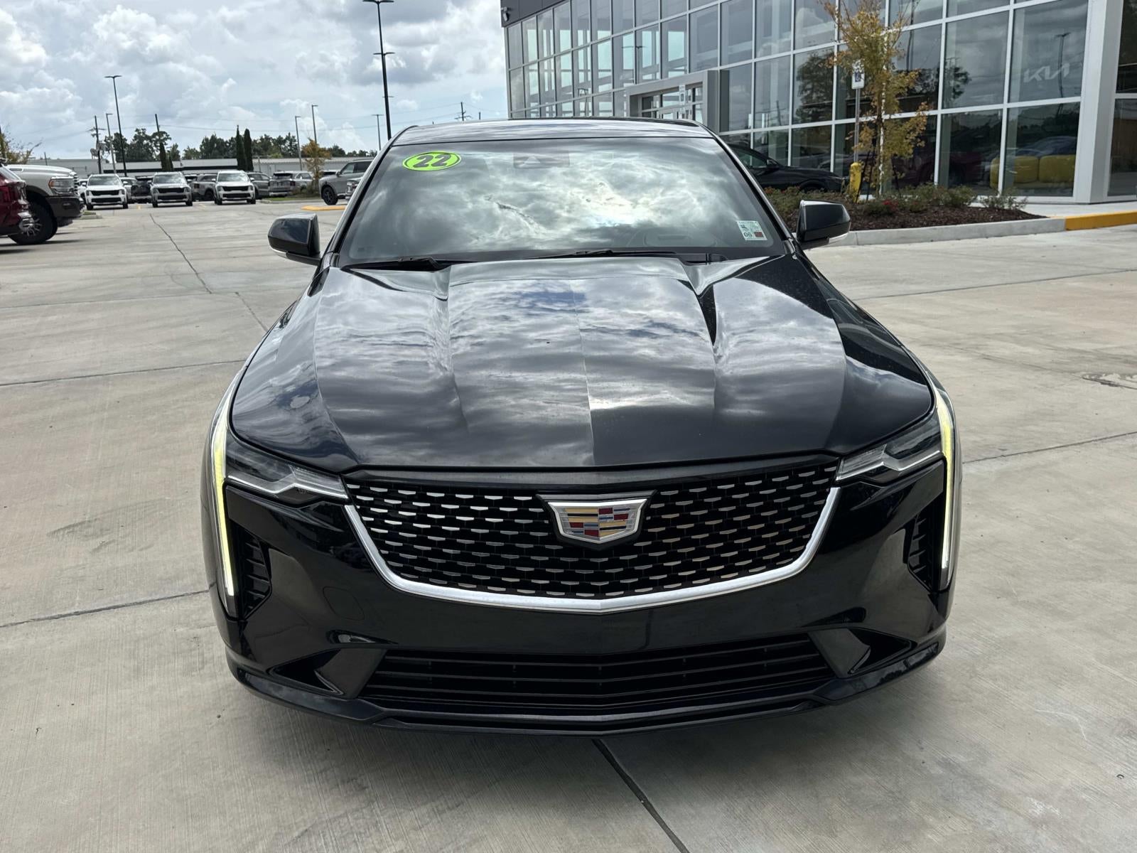 2022 Cadillac CT4 4dr Sdn Luxury