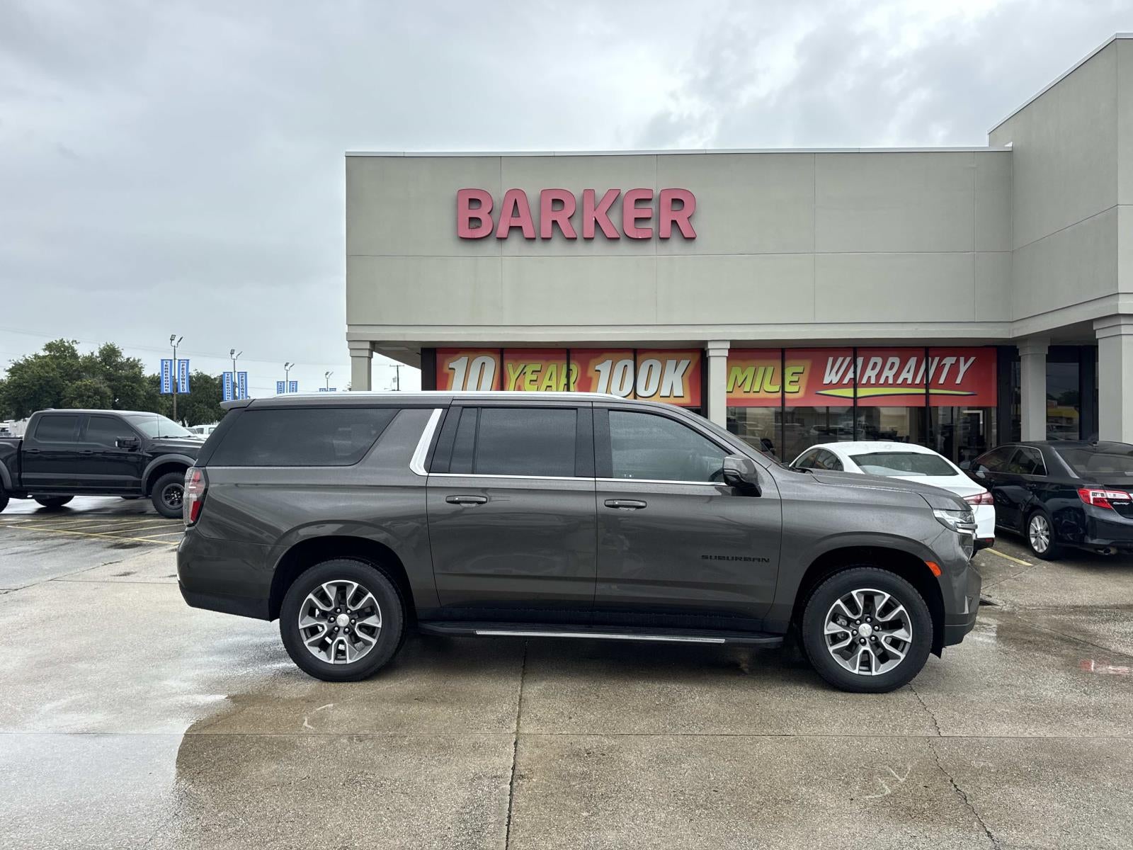 2021 Chevrolet Suburban 2WD 4dr LT