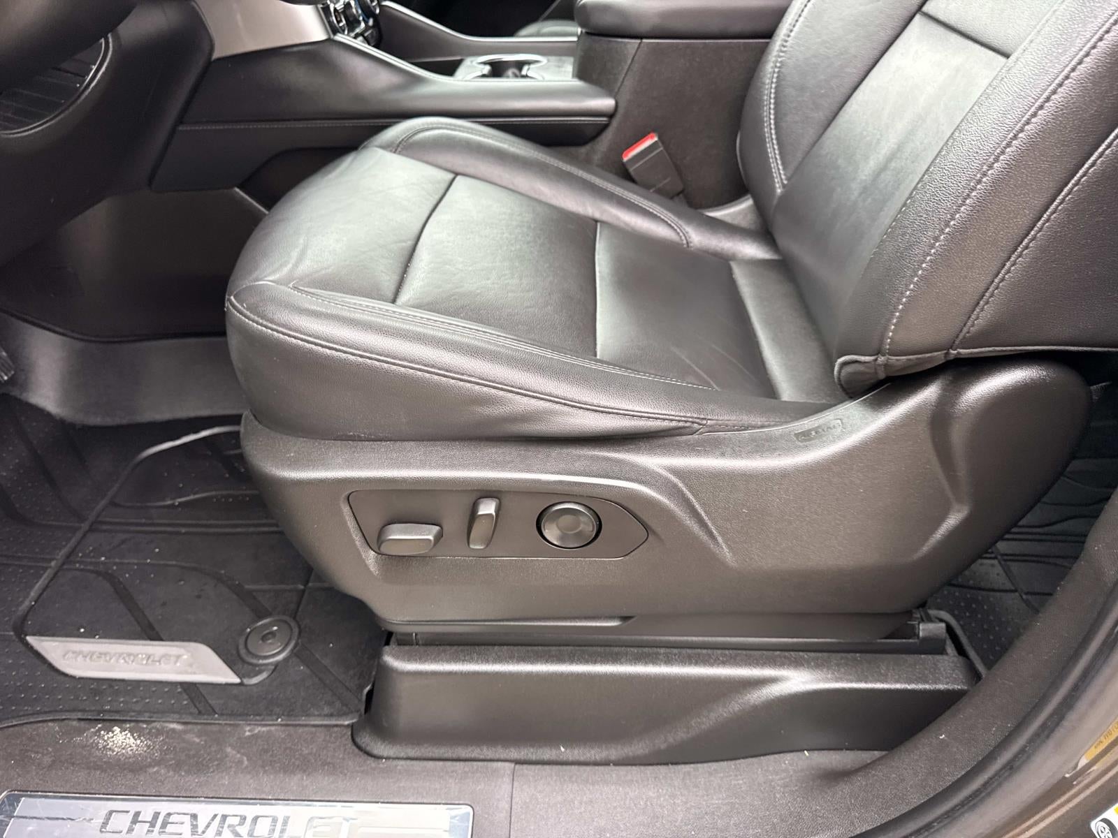 2021 Chevrolet Suburban 2WD 4dr LT
