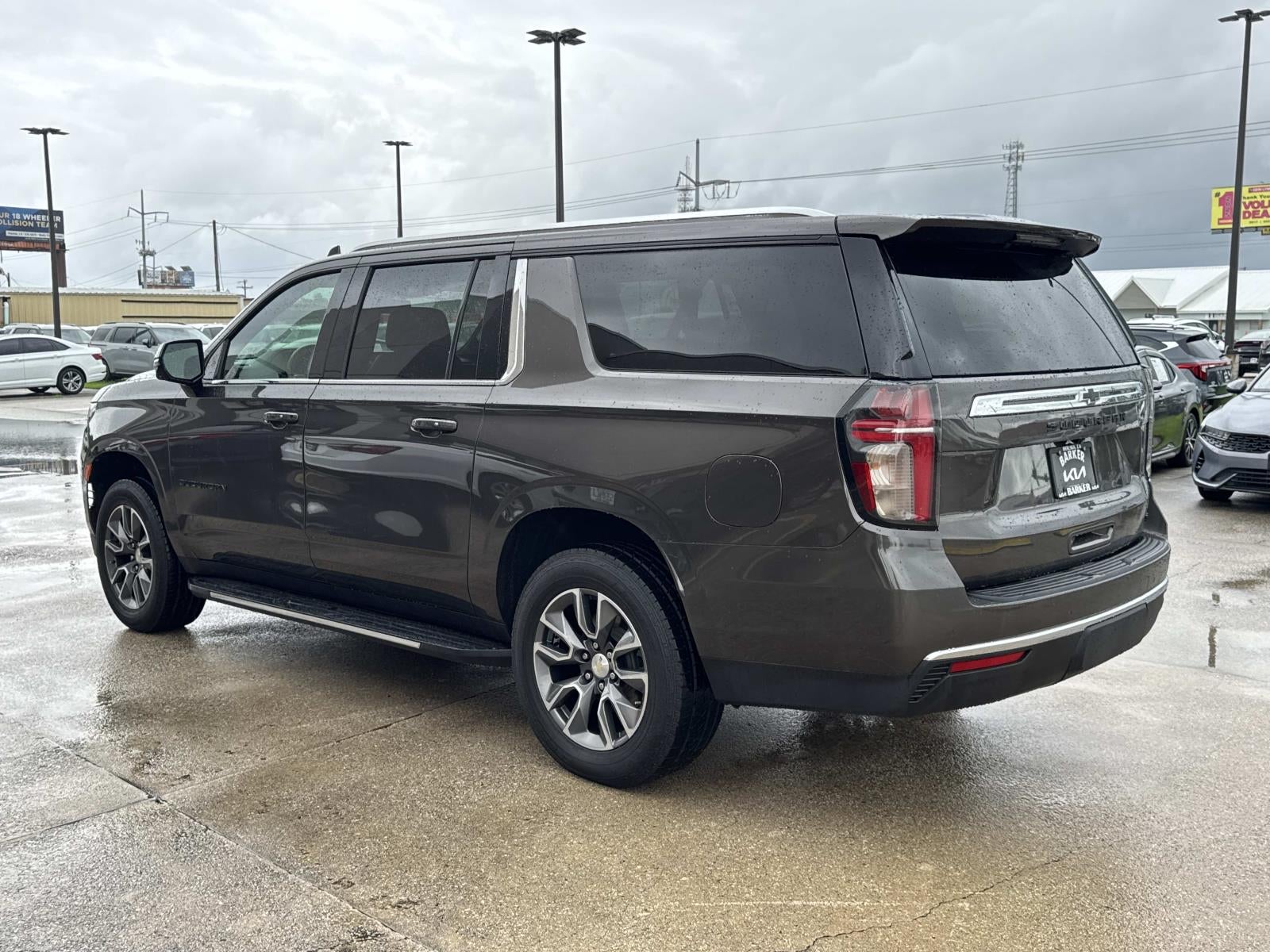 2021 Chevrolet Suburban 2WD 4dr LT