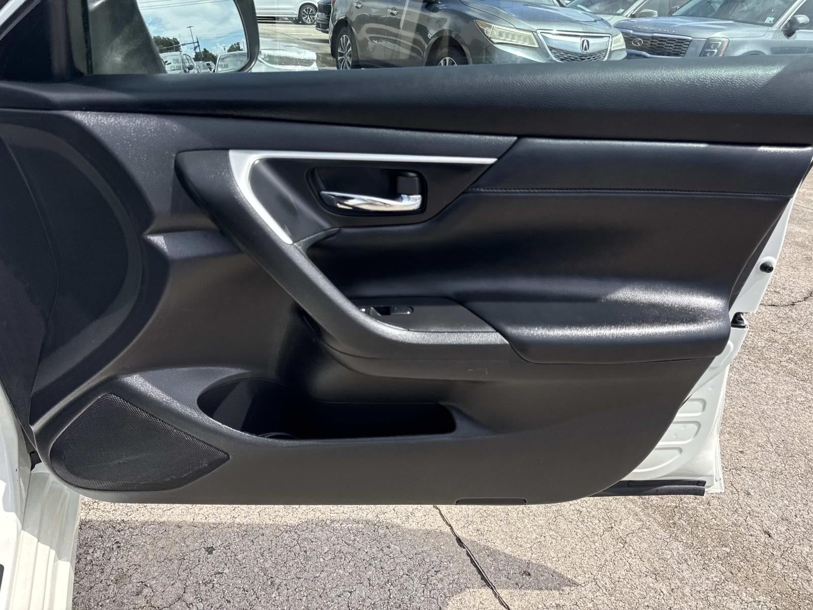 2016 Nissan Altima 4dr Sdn I4 2.5 SR