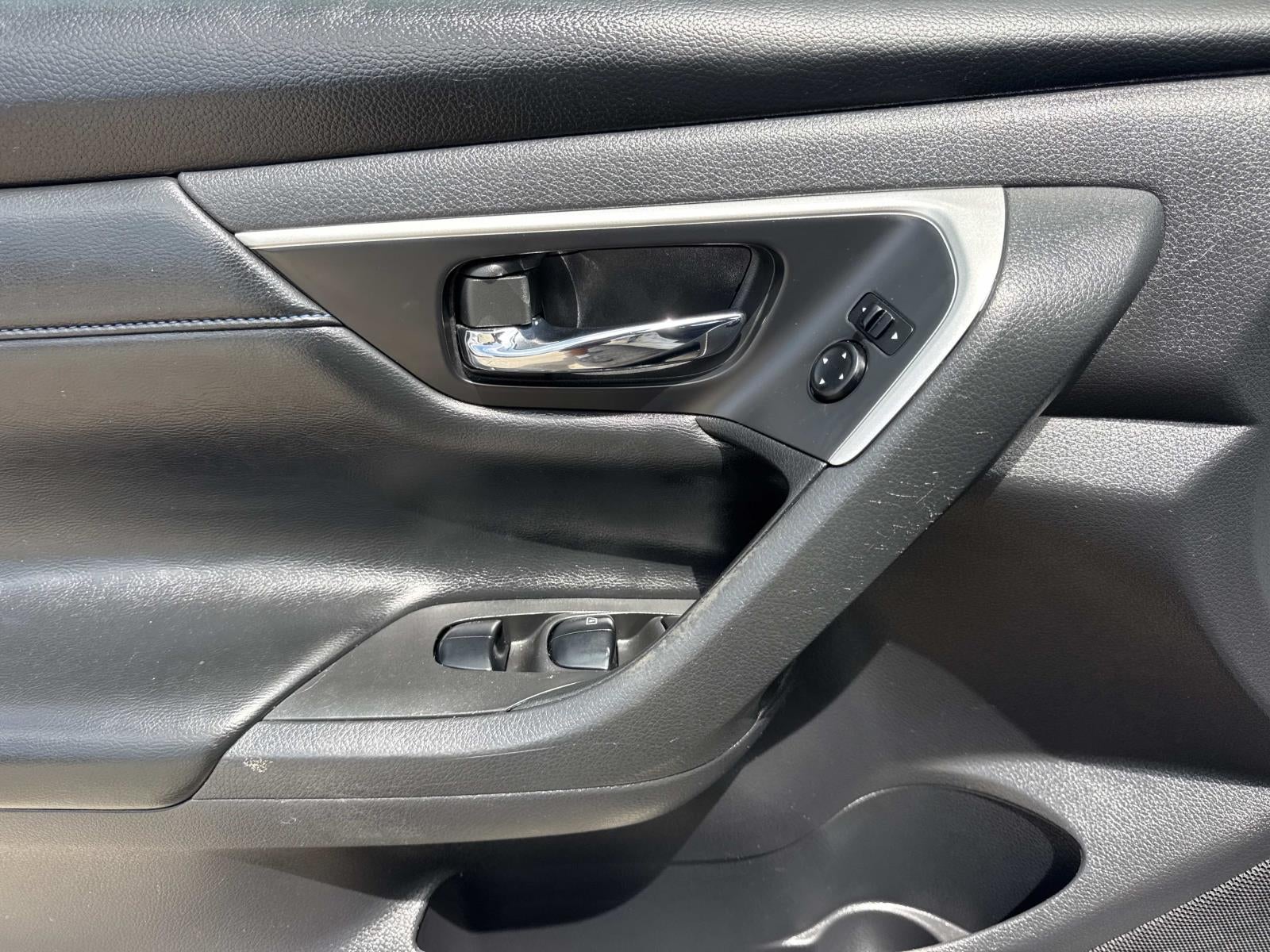 2016 Nissan Altima 4dr Sdn I4 2.5 SR