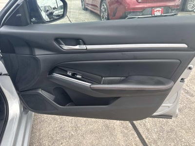 2024 Nissan Altima 2.5 SR Sedan