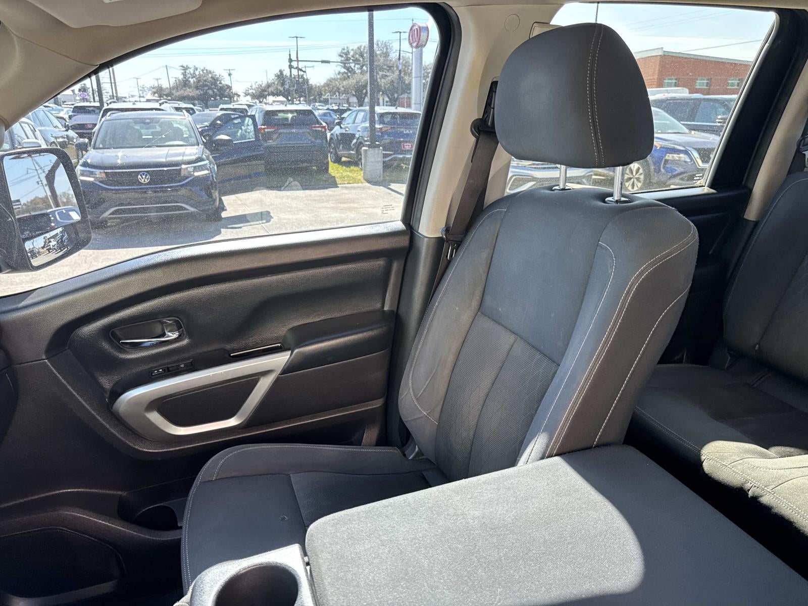 2018 Nissan Titan 4x4 Crew Cab SV