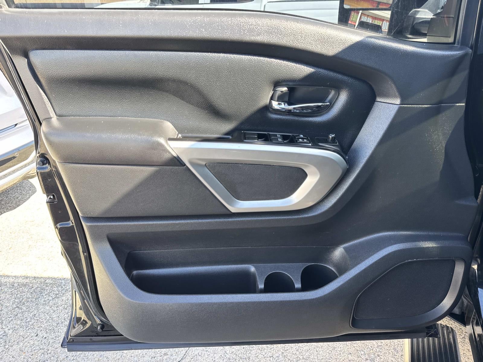 2018 Nissan Titan 4x4 Crew Cab SV