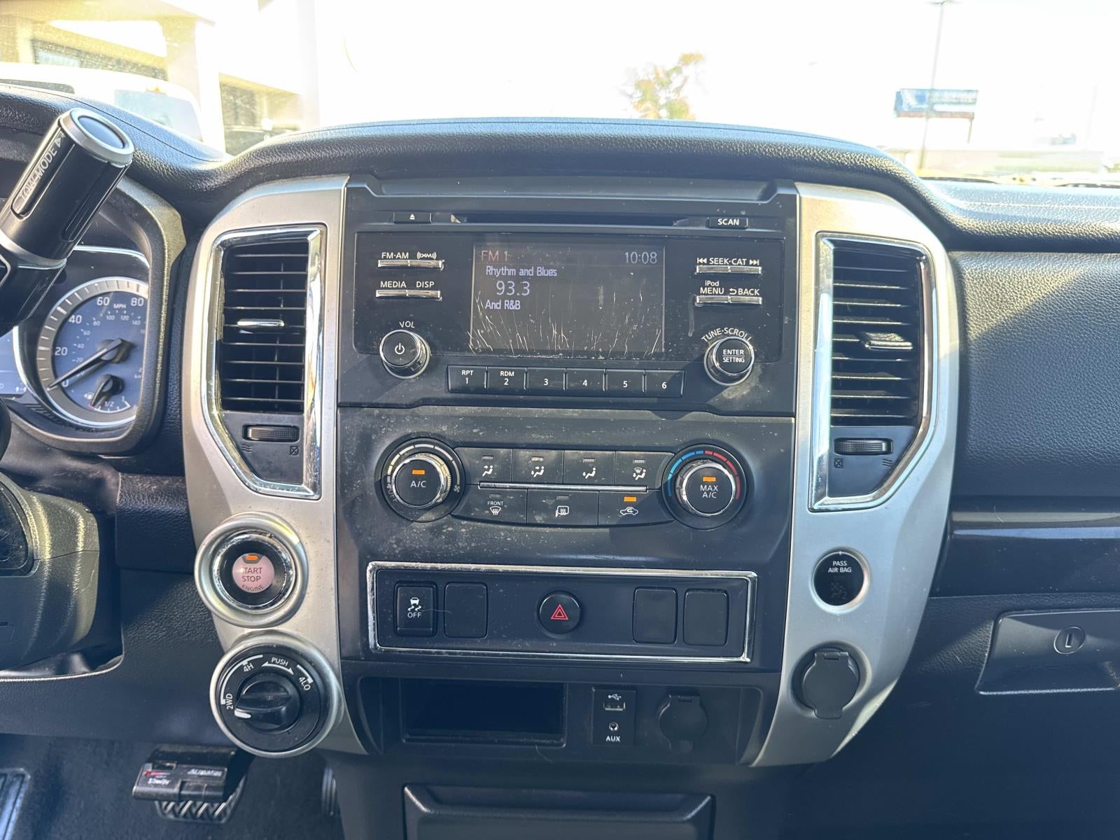 2018 Nissan Titan 4x4 Crew Cab SV