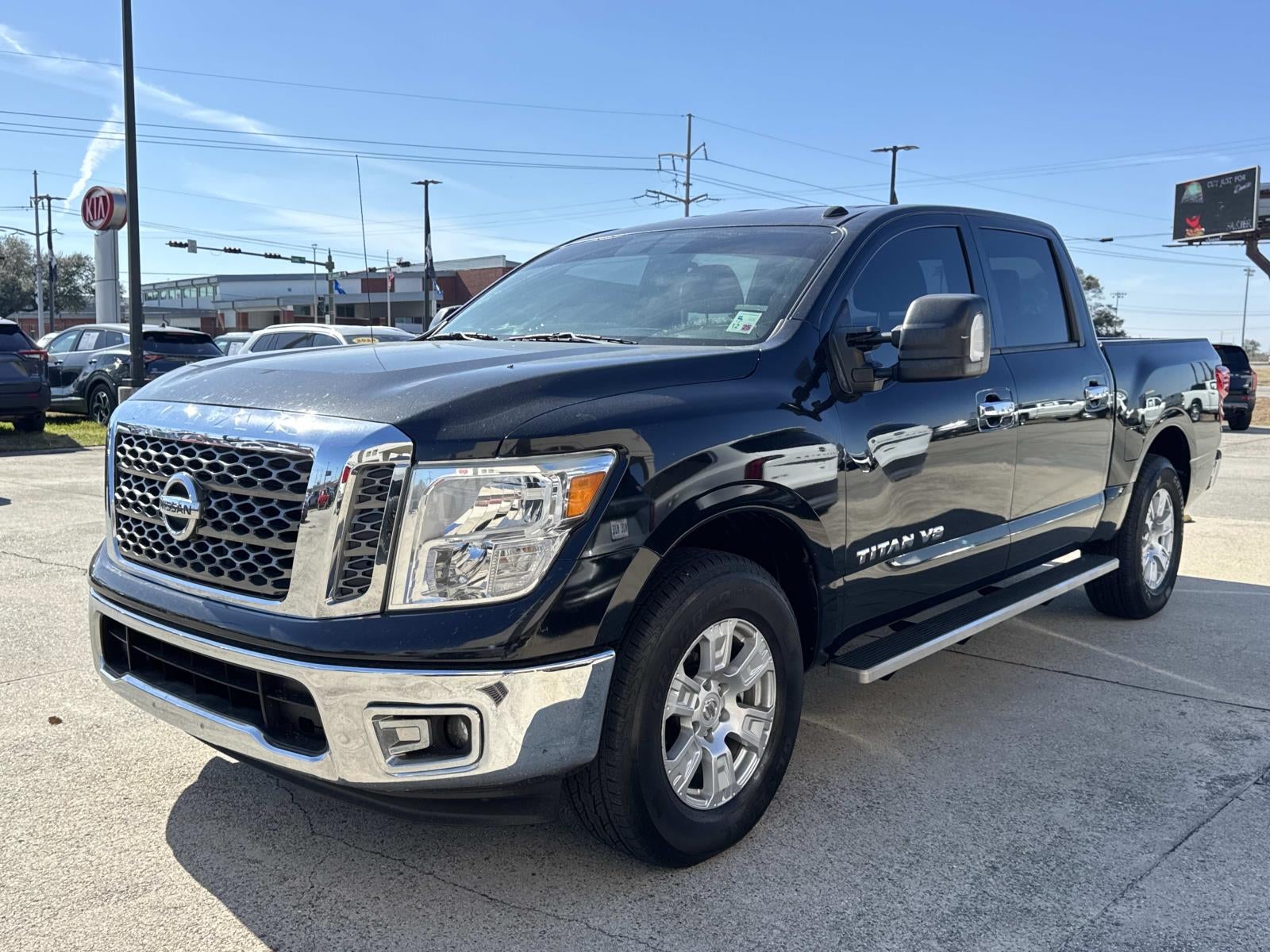 2018 Nissan Titan 4x4 Crew Cab SV