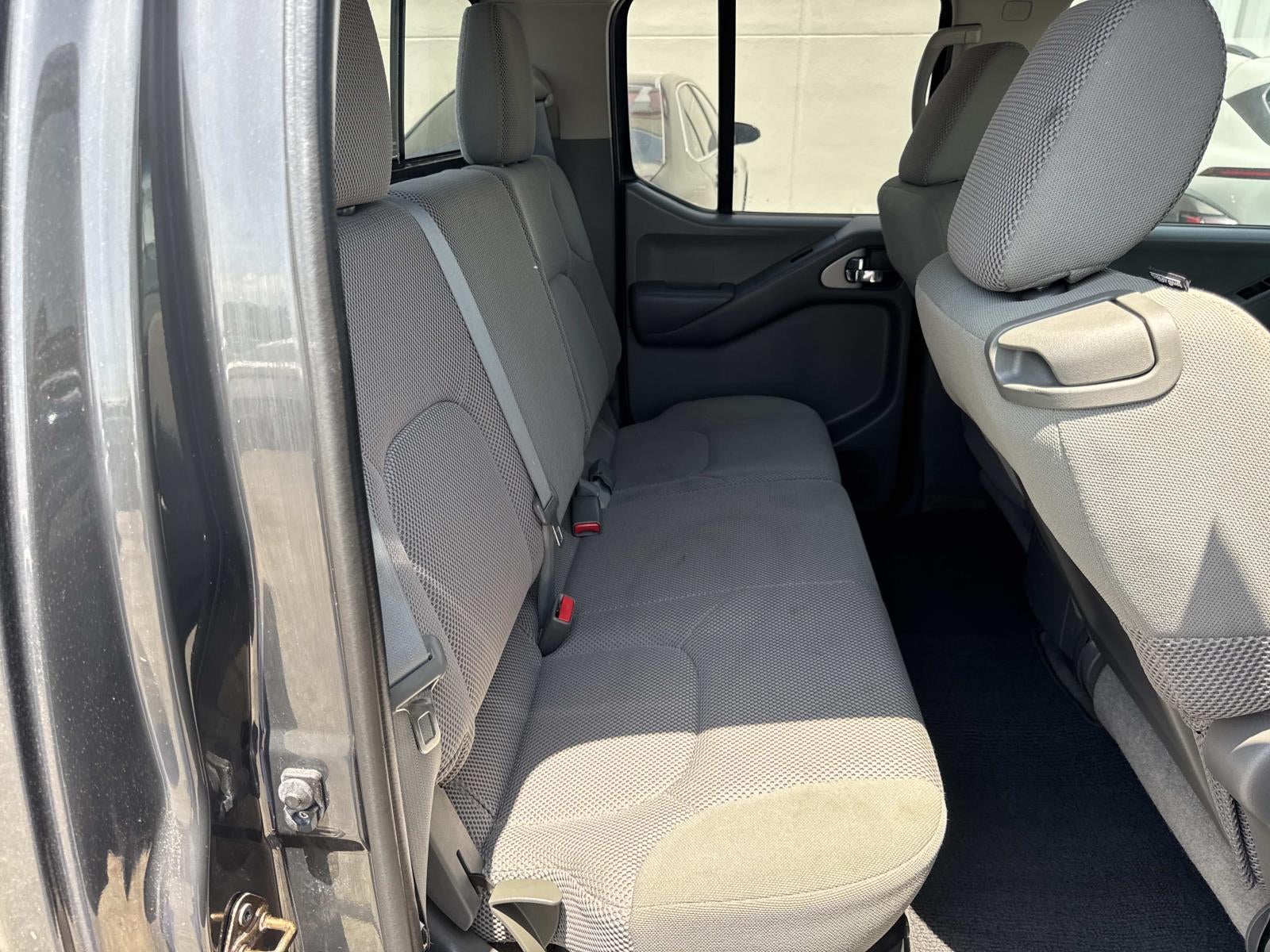 2014 Nissan Frontier 2WD Crew Cab SWB Auto SV