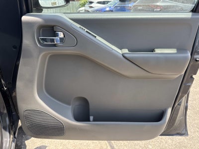 2014 Nissan Frontier 2WD Crew Cab SWB Auto SV