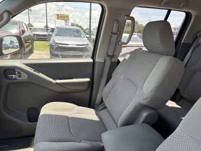 2014 Nissan Frontier 2WD Crew Cab SWB Auto SV