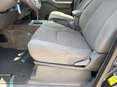 2014 Nissan Frontier 2WD Crew Cab SWB Auto SV