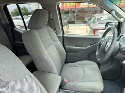 2016 Nissan Frontier 2WD Crew Cab SWB Auto SV