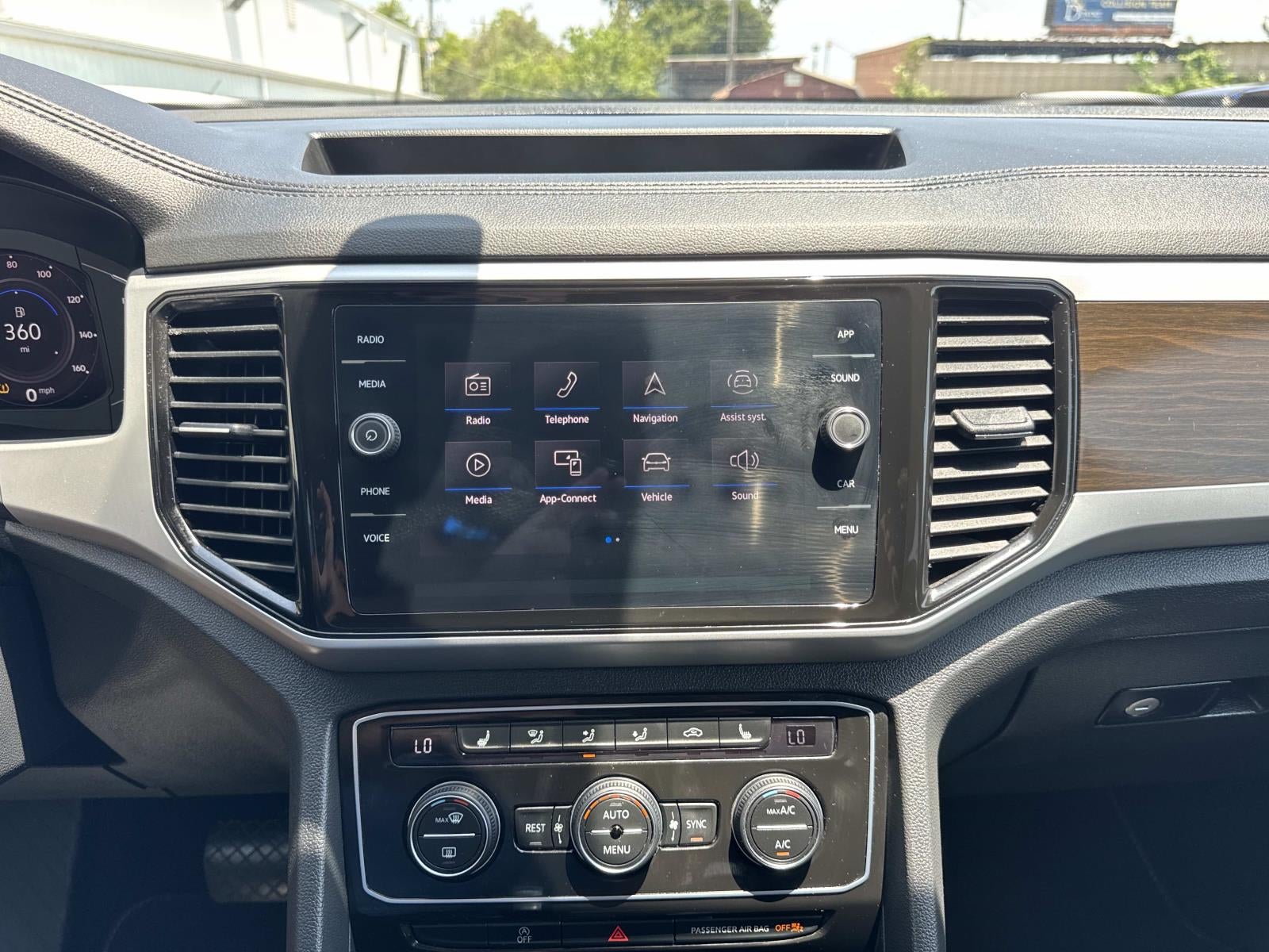2023 Volkswagen Atlas 2.0T SE w/Technology FWD