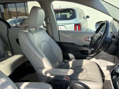 2018 Chrysler Pacifica Touring L FWD