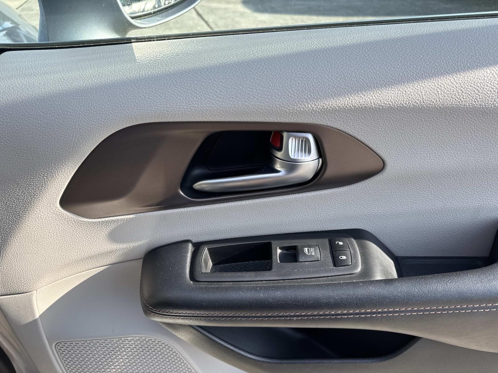 2018 Chrysler Pacifica Touring L FWD