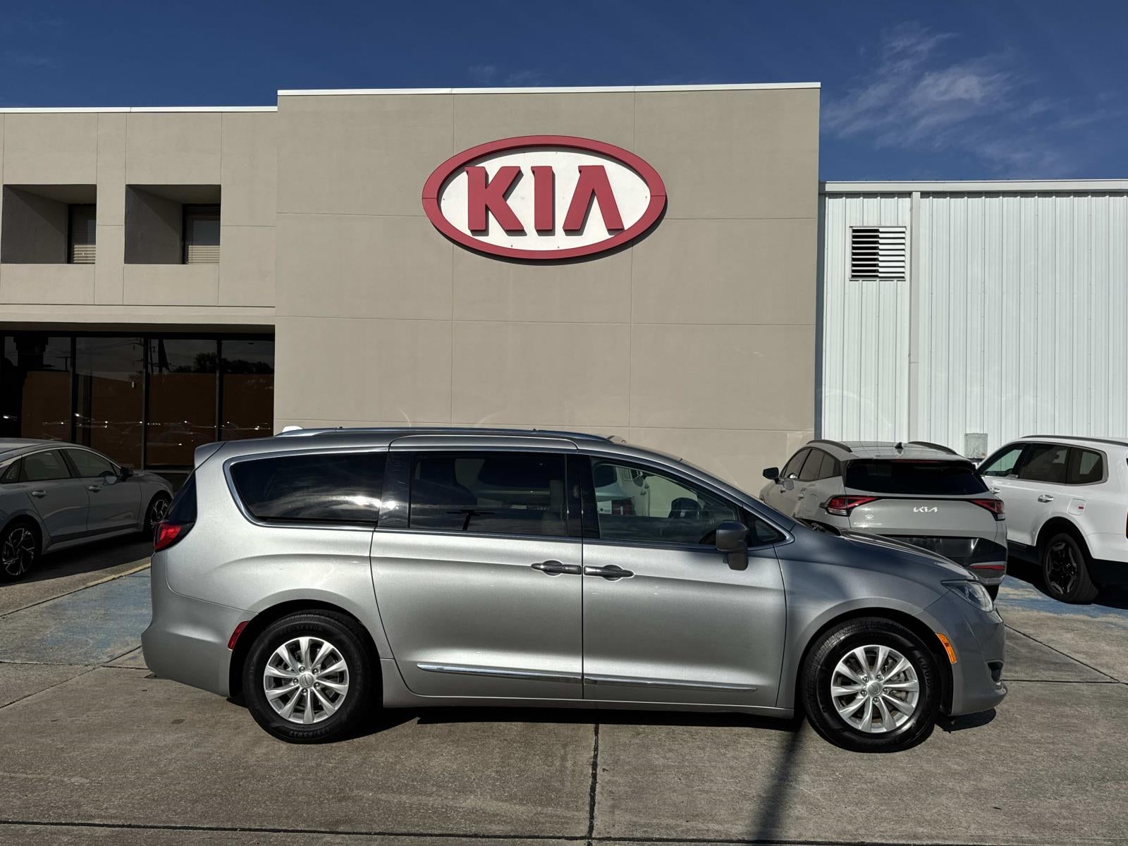 2018 Chrysler Pacifica Touring L FWD