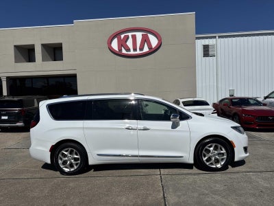 2020 Chrysler Pacifica Limited FWD