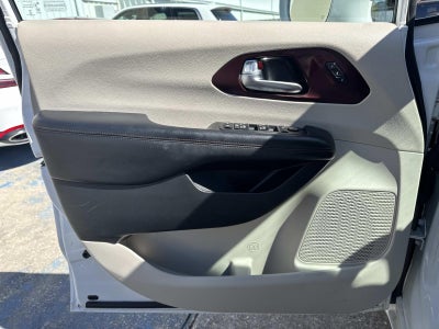 2020 Chrysler Pacifica Limited FWD