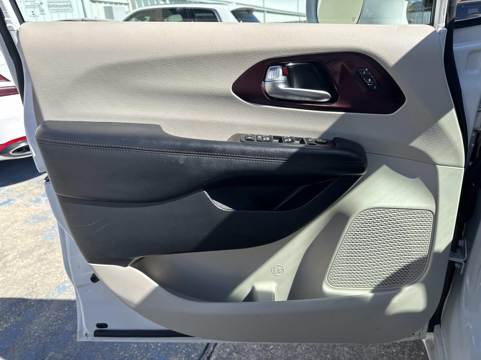 2020 Chrysler Pacifica Limited FWD