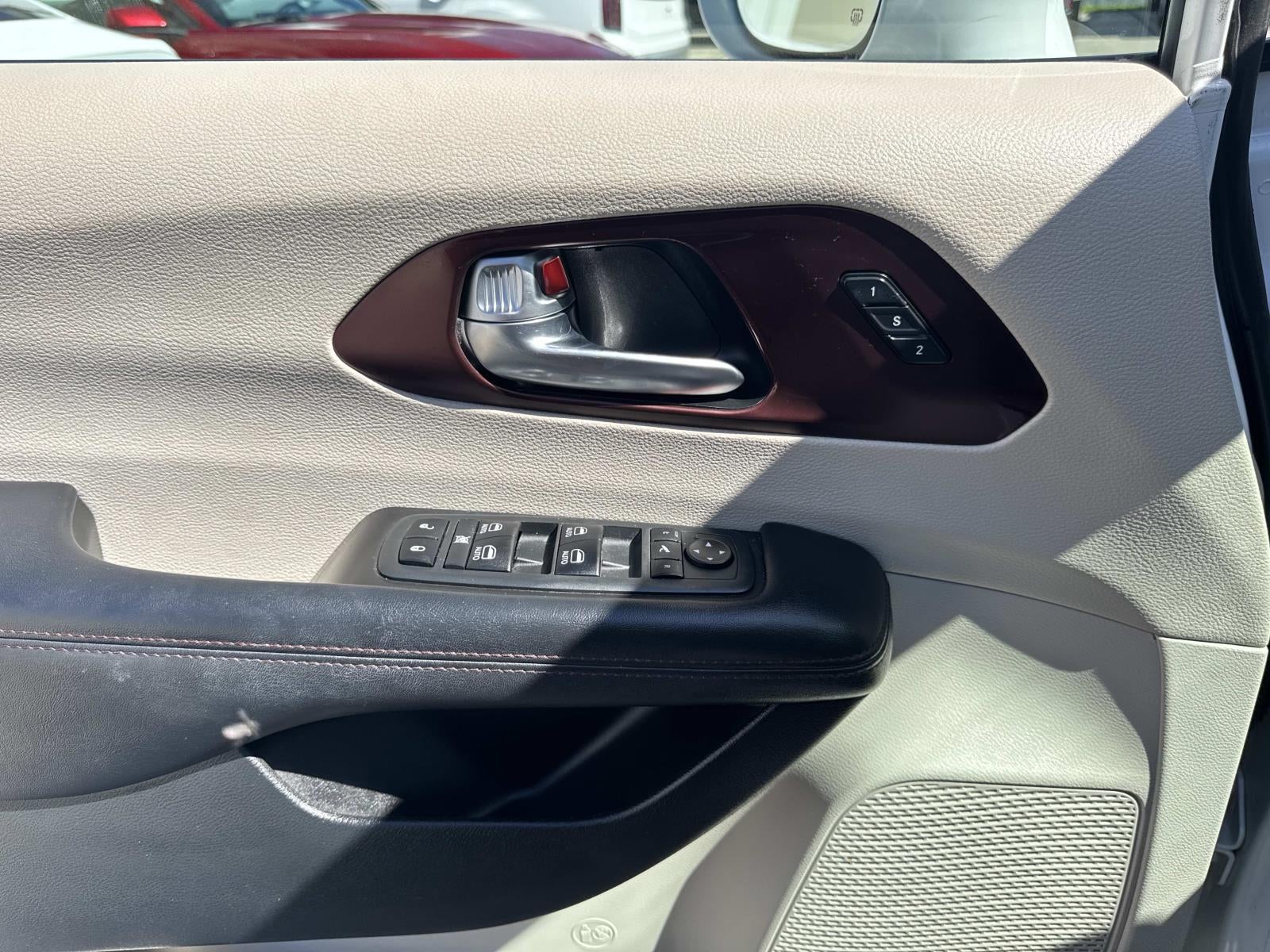 2020 Chrysler Pacifica Limited FWD