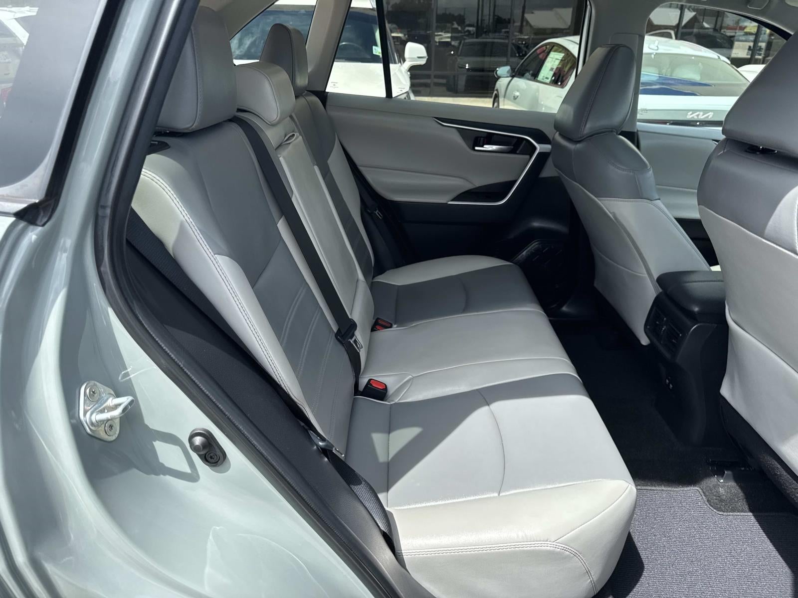 2020 Toyota RAV4 XLE Premium FWD (Natl)