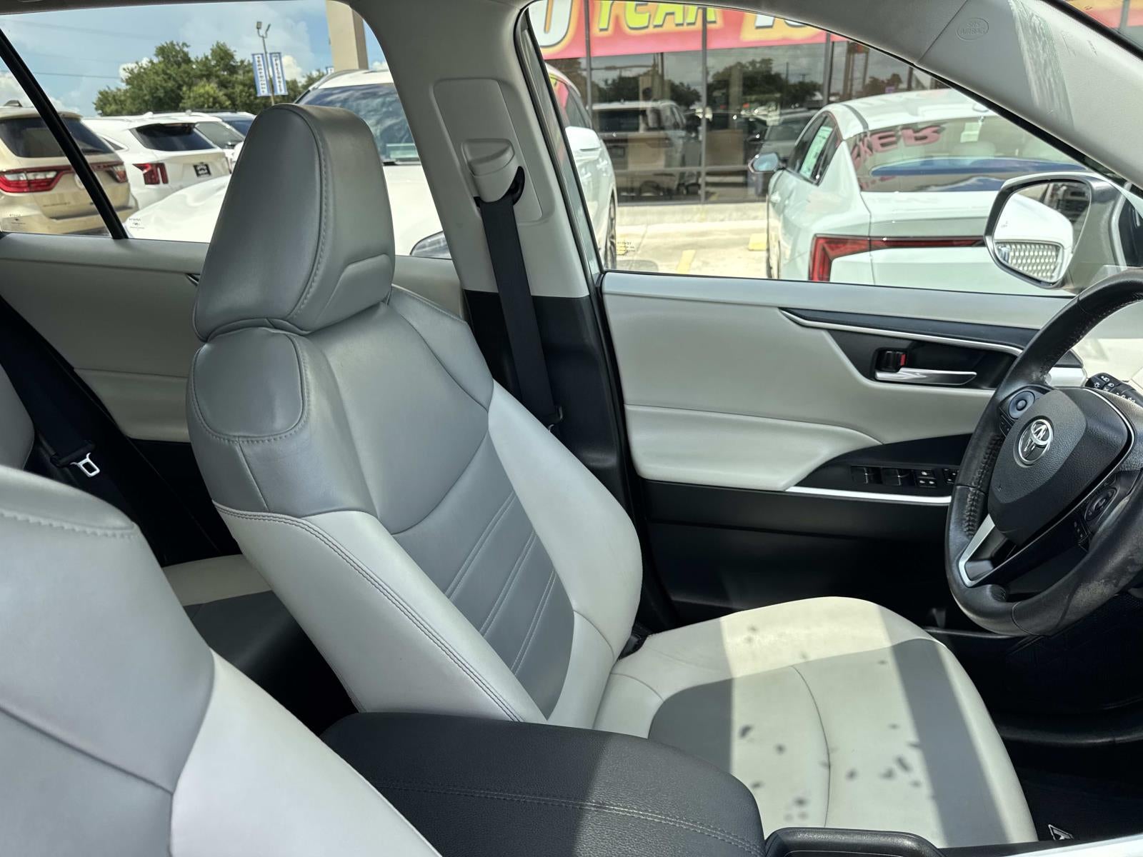 2020 Toyota RAV4 XLE Premium FWD (Natl)