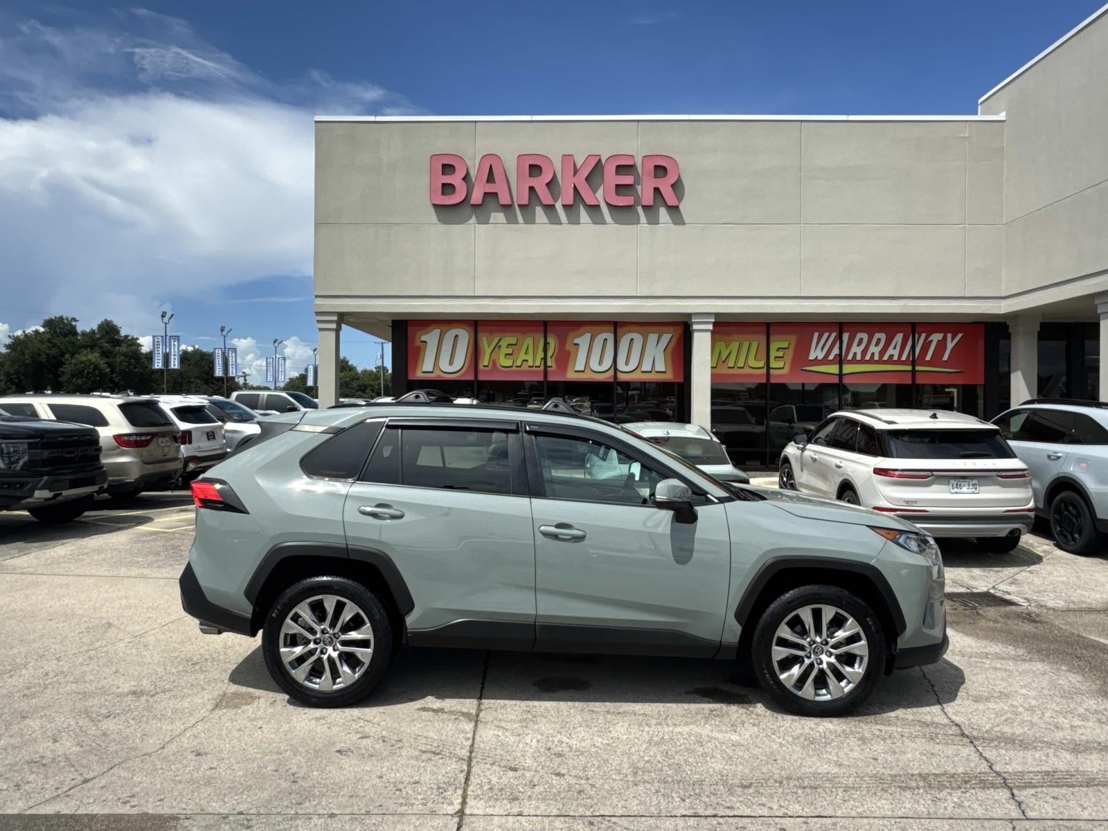2020 Toyota RAV4 XLE Premium FWD (Natl)