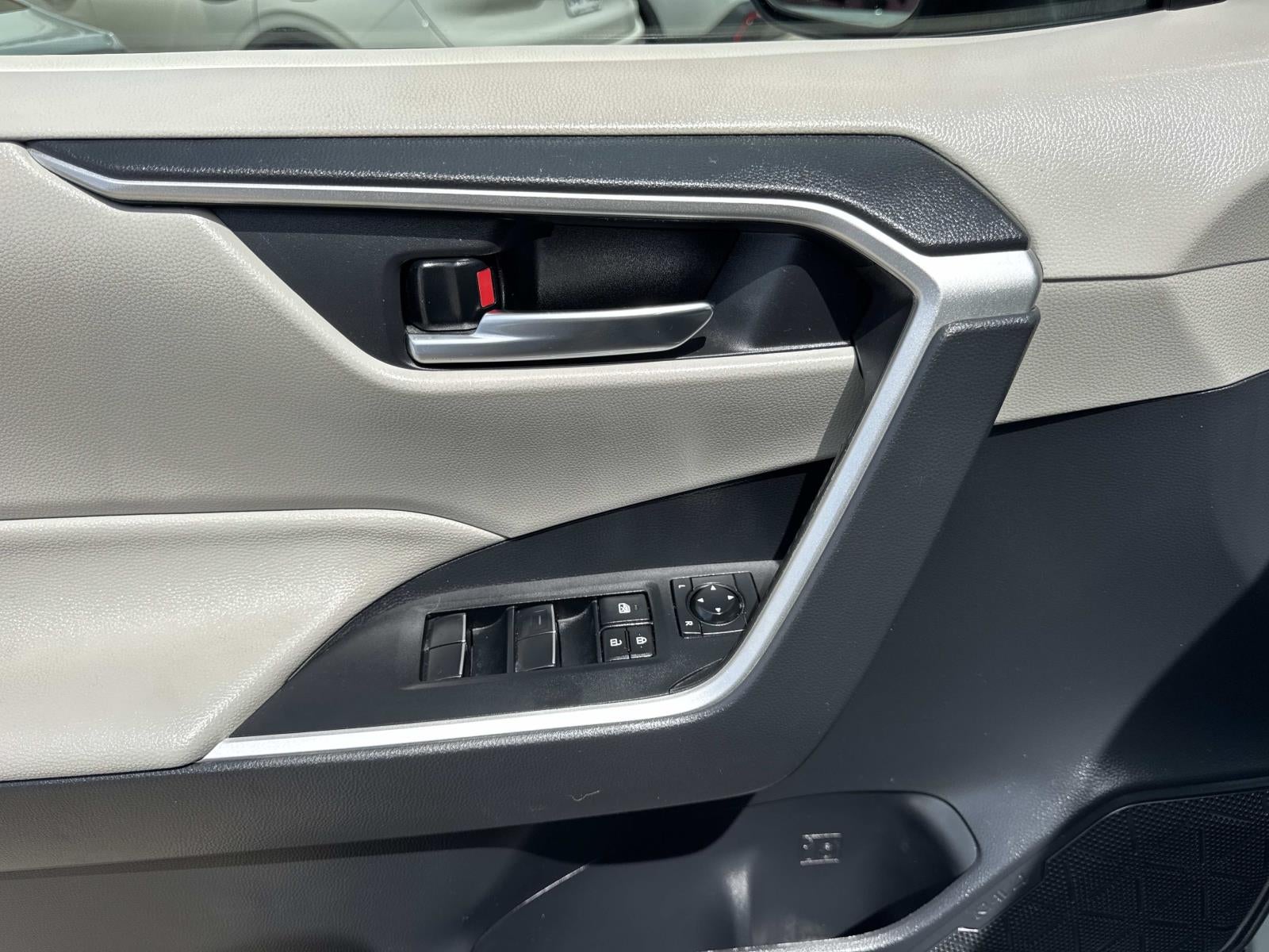 2020 Toyota RAV4 XLE Premium FWD (Natl)