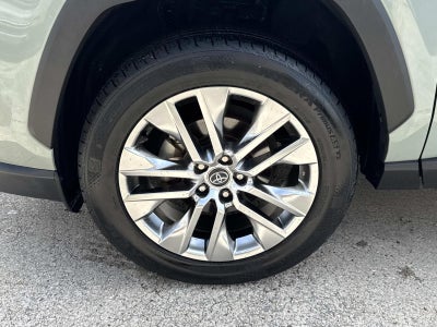 2020 Toyota RAV4 XLE Premium FWD (Natl)