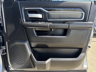 2022 RAM 2500 Big Horn 4x4 Crew Cab 6'4 Box