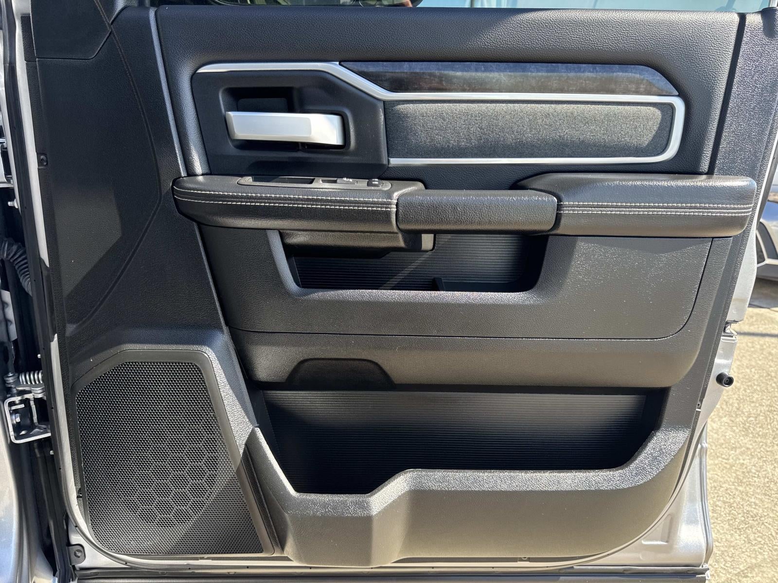 2022 RAM 2500 Big Horn 4x4 Crew Cab 6'4 Box