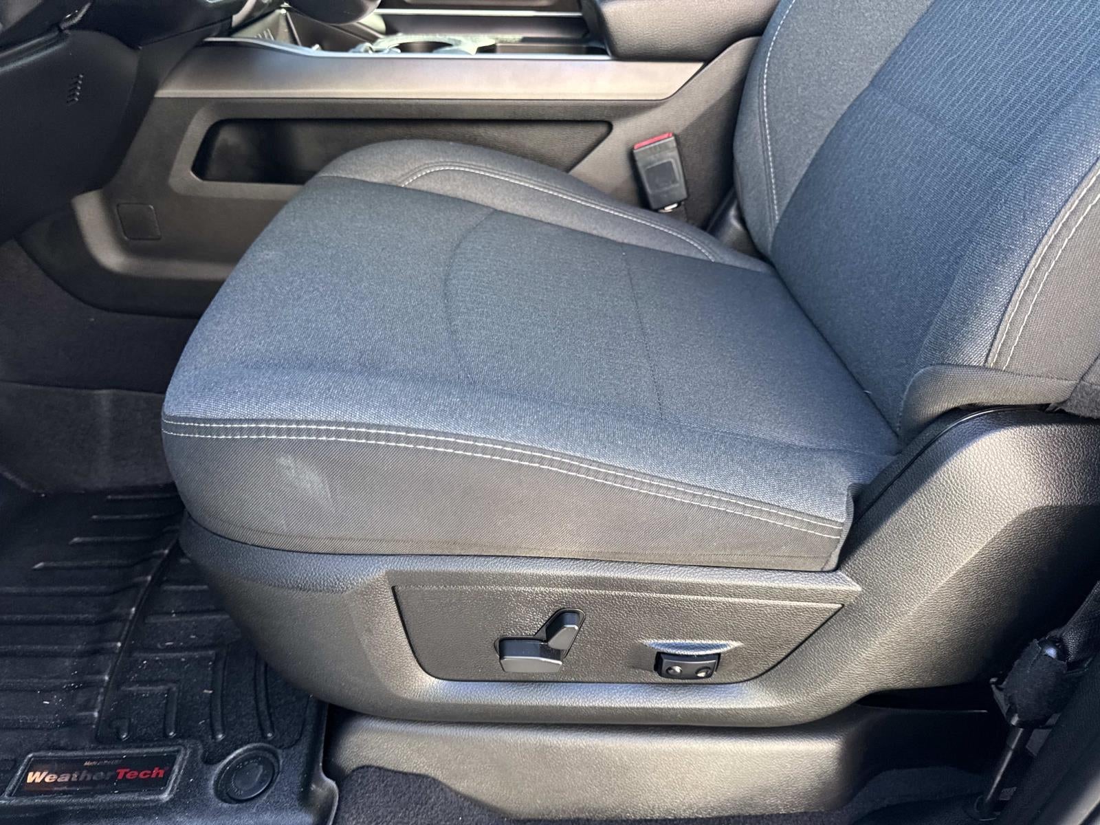 2022 RAM 2500 Big Horn 4x4 Crew Cab 6'4 Box