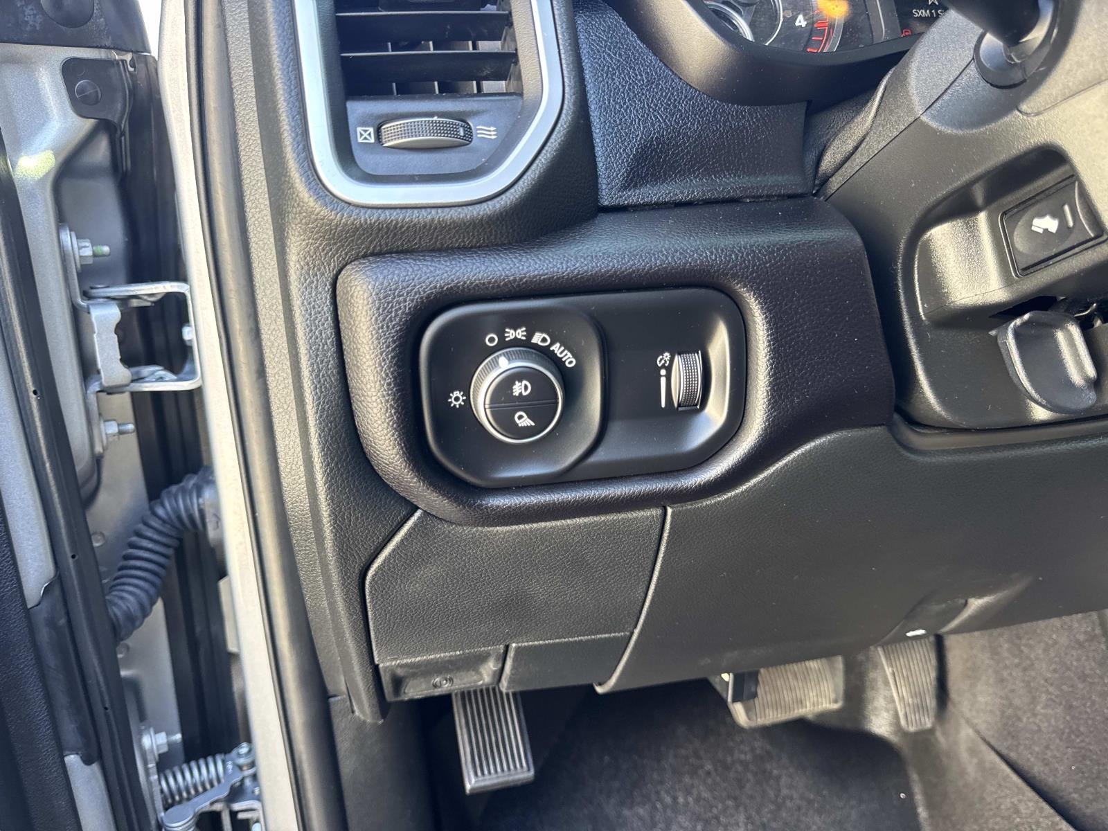 2022 RAM 2500 Big Horn 4x4 Crew Cab 6'4 Box