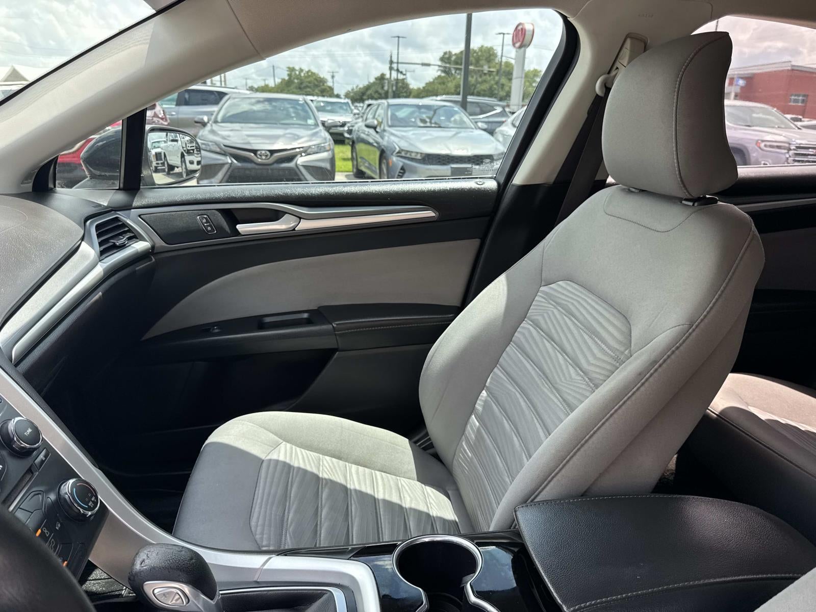 2016 Ford Fusion 4dr Sdn S FWD