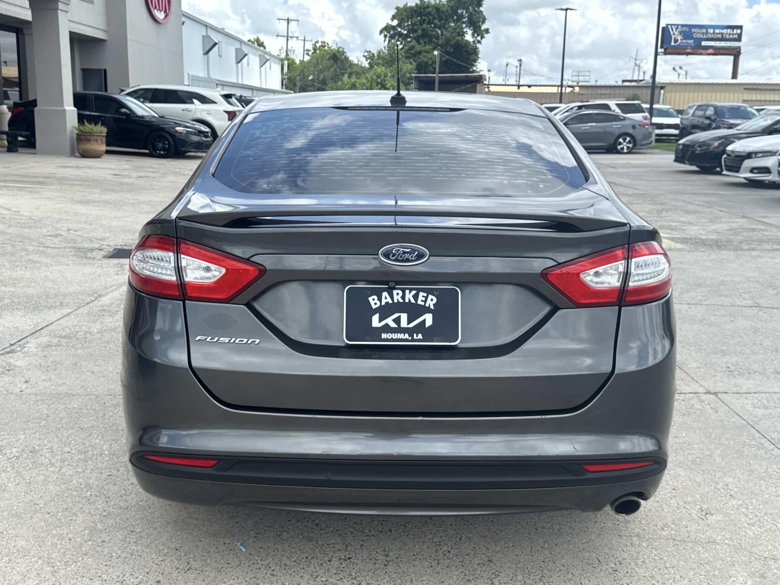 2016 Ford Fusion 4dr Sdn S FWD