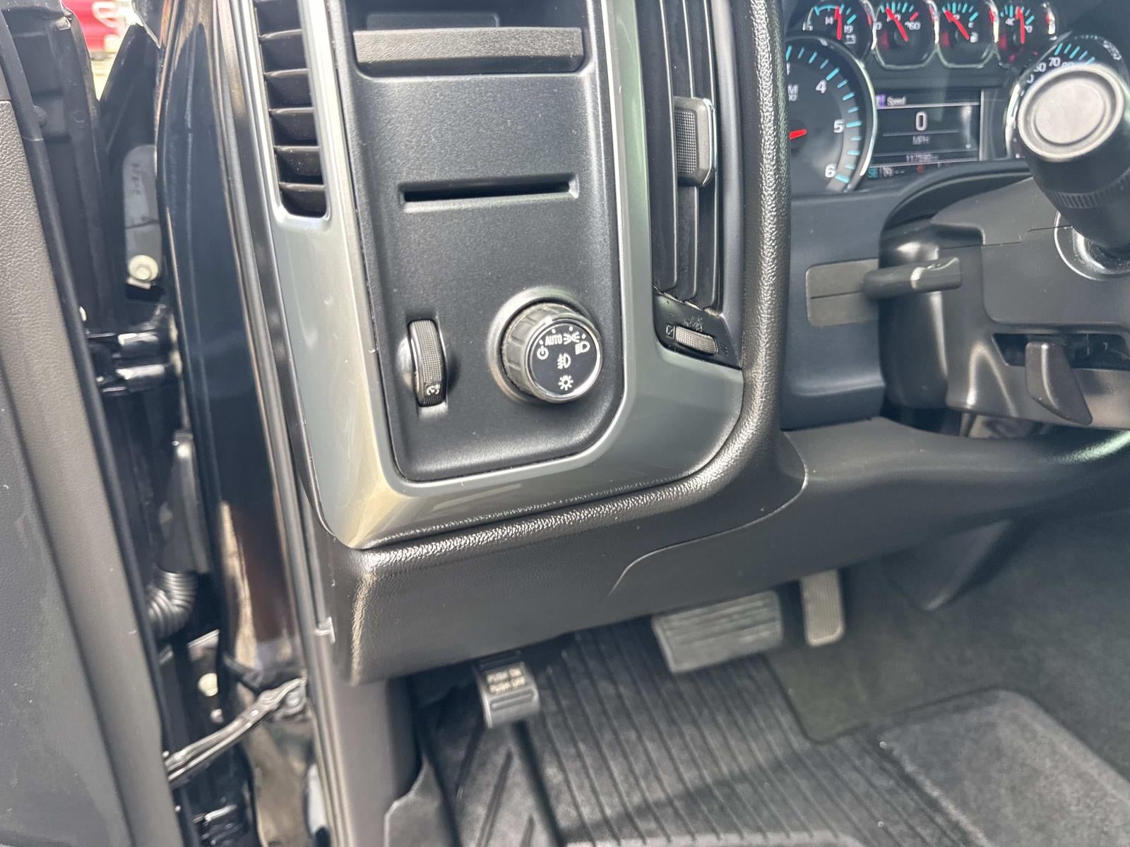 2017 Chevrolet Silverado 1500 2WD Crew Cab 143.5 LT w/1LT